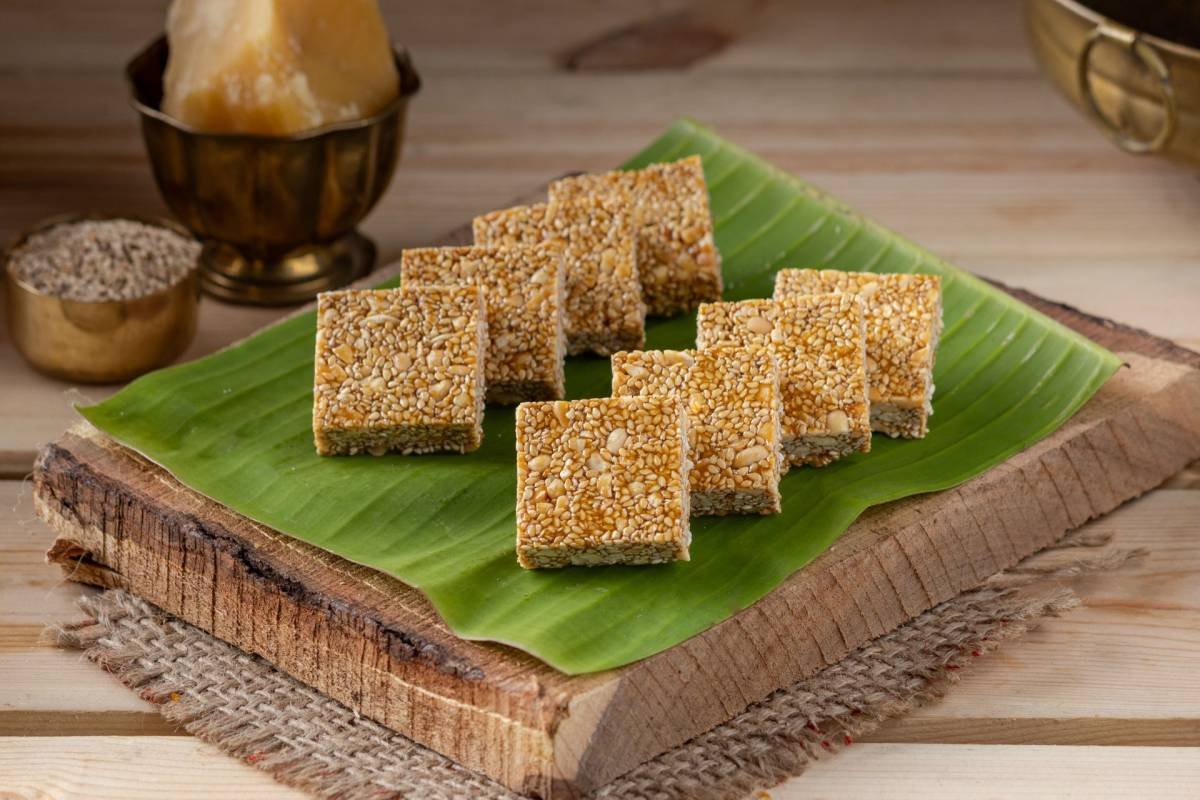 nuvvula chikki